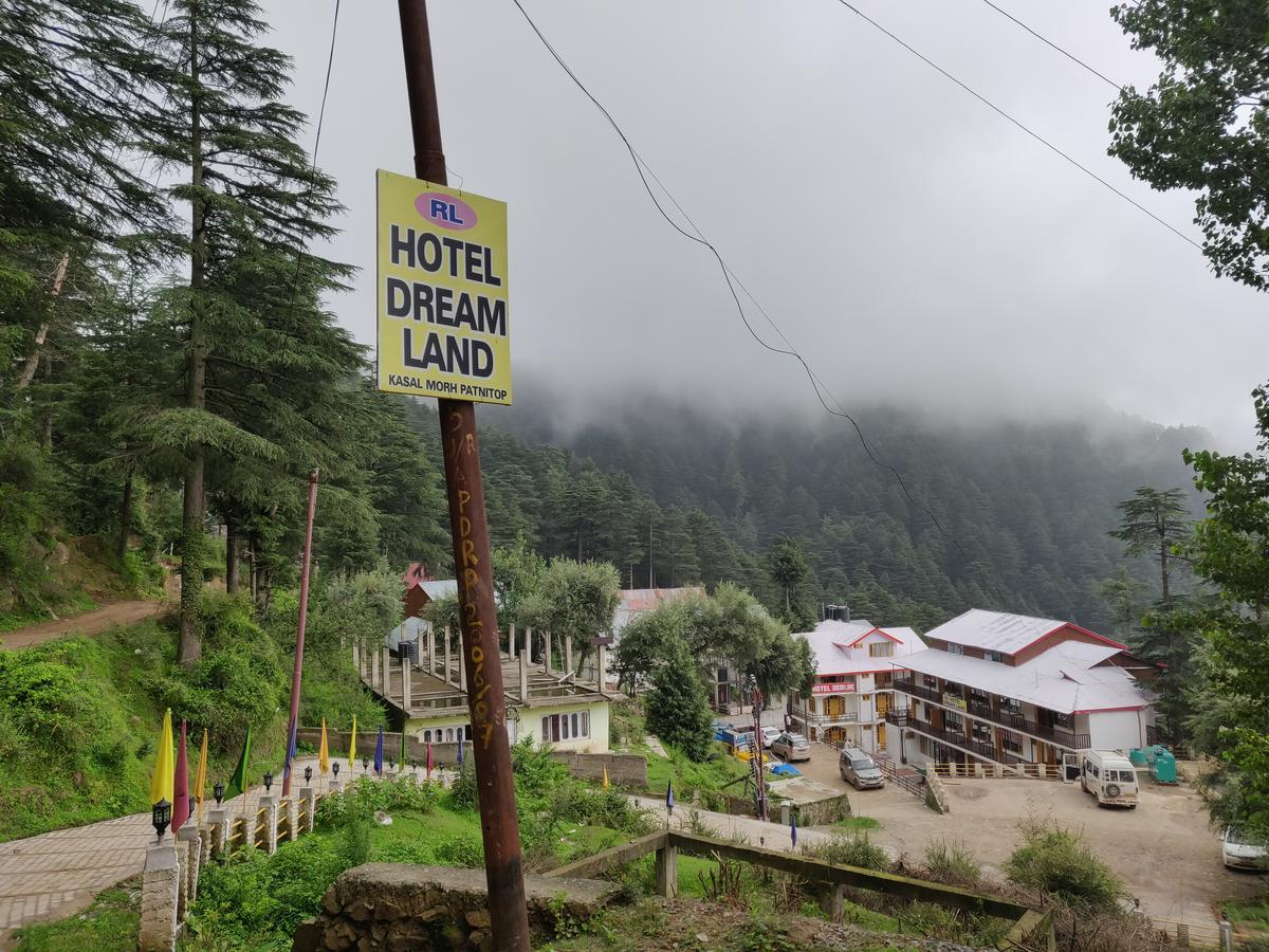 Hotel Rl Dreamland Kud Bagian luar foto