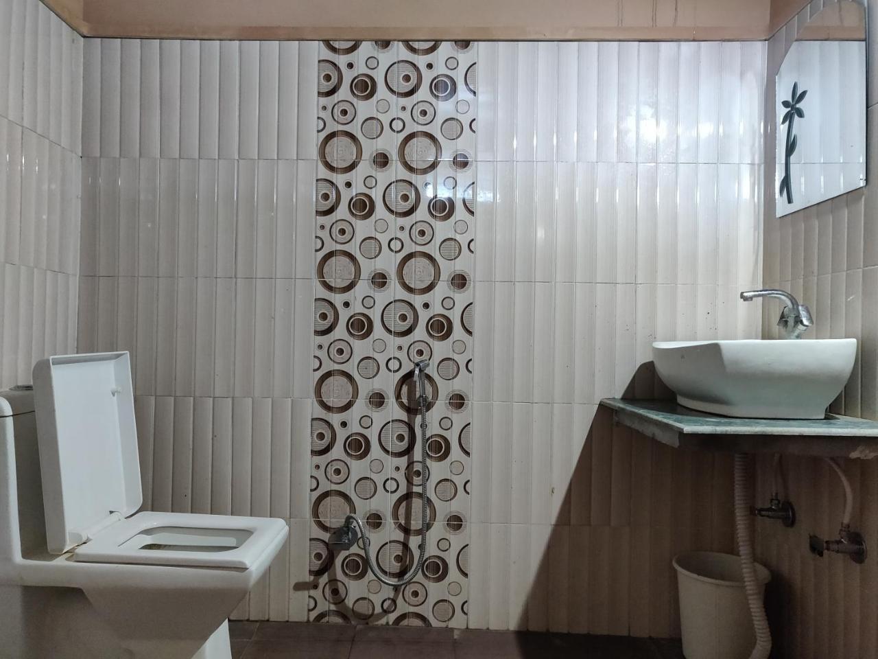 Hotel Rl Dreamland Kud Bagian luar foto