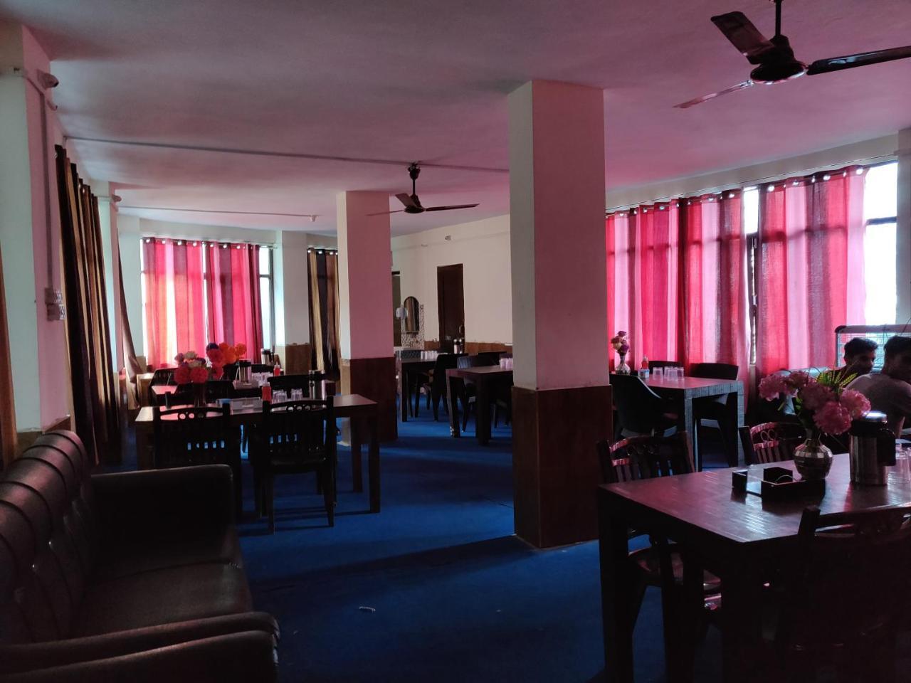 Hotel Rl Dreamland Kud Bagian luar foto