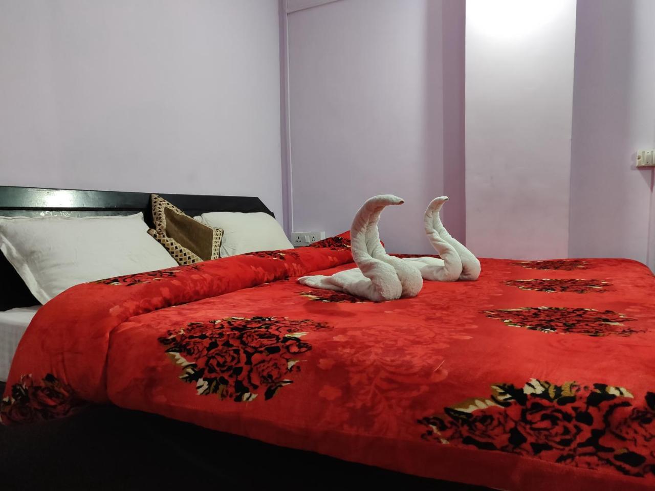 Hotel Rl Dreamland Kud Bagian luar foto
