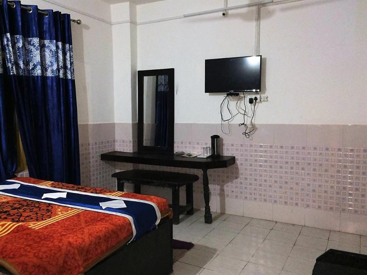 Hotel Rl Dreamland Kud Bagian luar foto